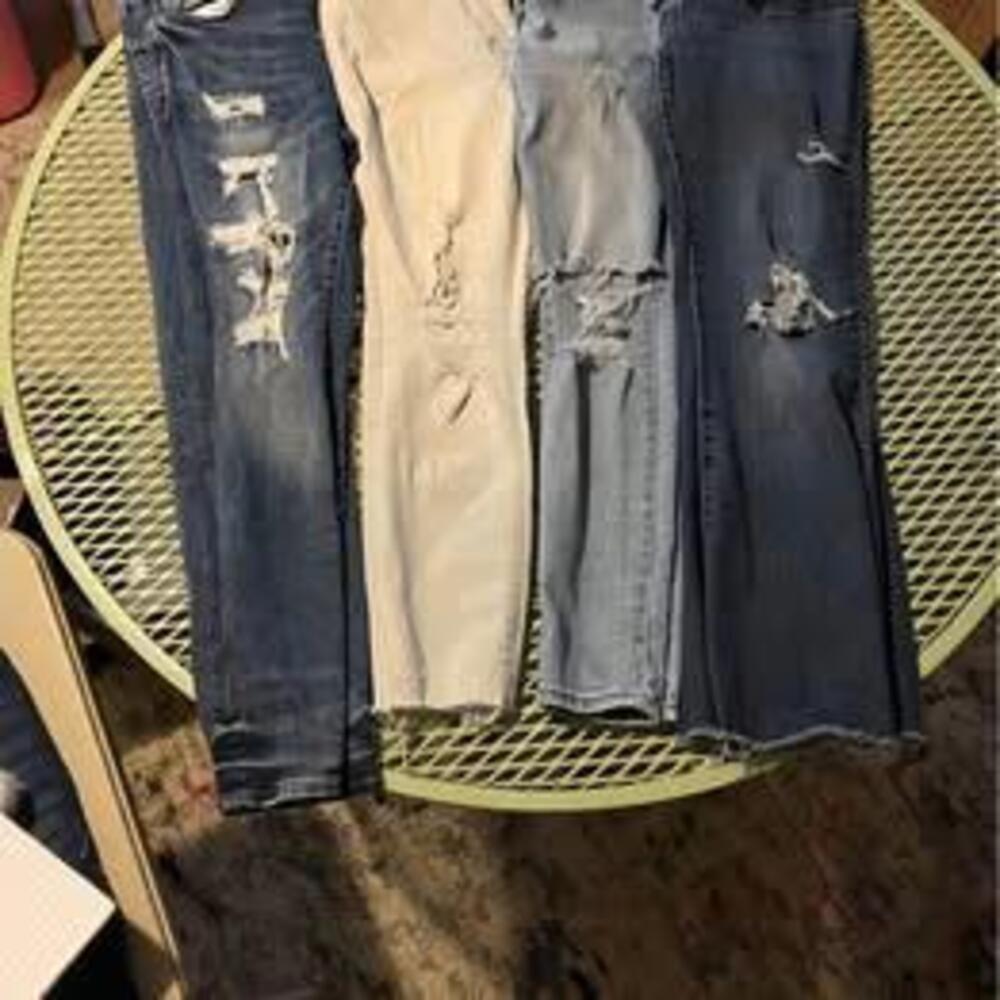 Set of 4 Ripped Jeans Lot